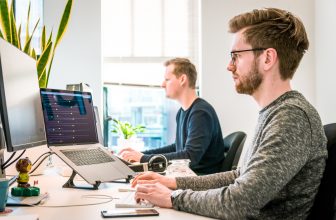 Kombinera studier med jobb? Så lyckas du!