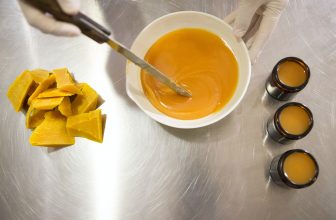 I stället för plastfolie – gör dina egna bivaxdukar!