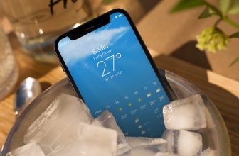 Så skyddar du din mobiltelefon mot sommarens faror