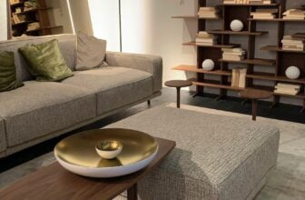 Hur man organiserar ett litet vardagsrum med otillräcklig förvaring – 5 expertråd för att maximera utrymmet