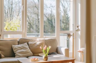 Vårljuset i vardagsrummet