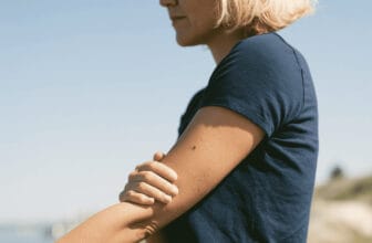 Läkare varnar för sättet många tar bort fästingar på