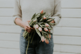Så gör du egna blomsterarrangemang till påsk